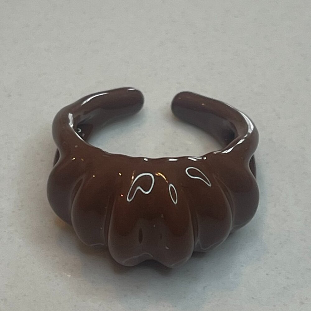 mon cher moi croissant ring in chocolate